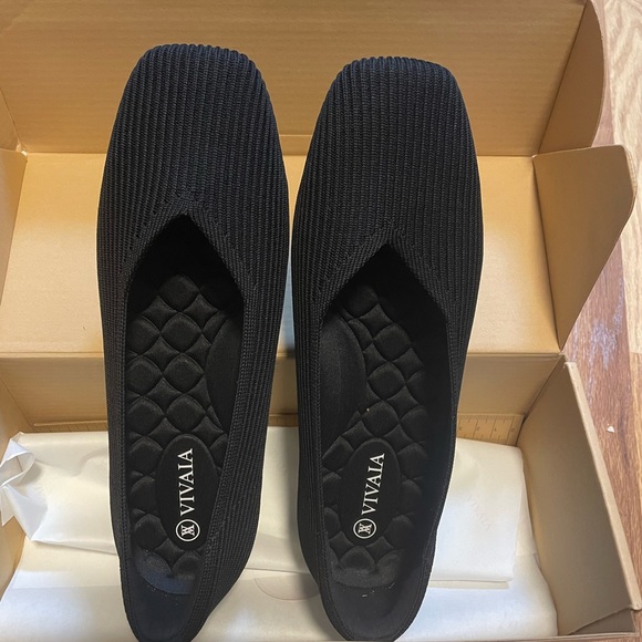 36.5 medium NWT VIVAIA travel shoes - Picture 2 of 4